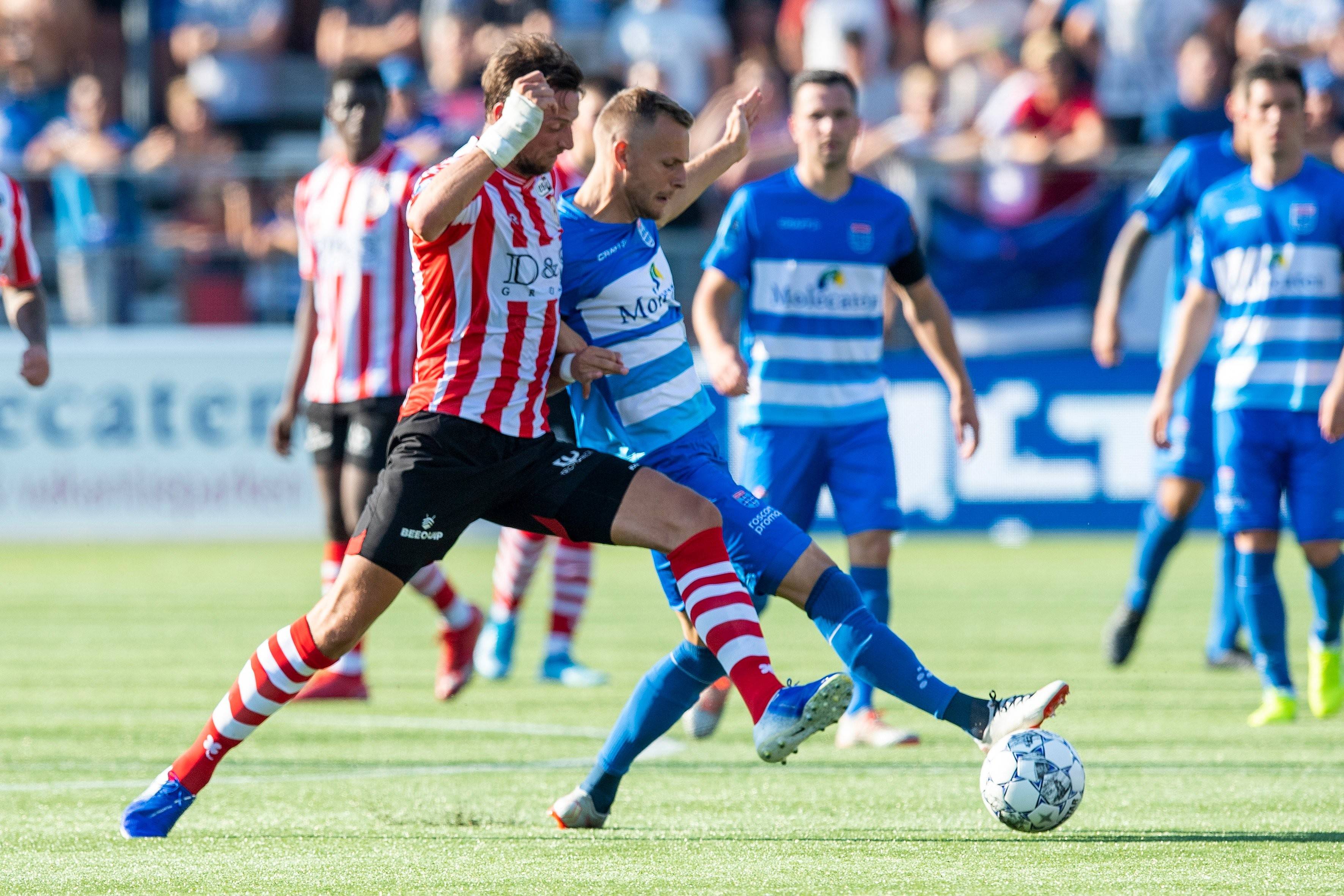 更暴露出短 更暴露出短